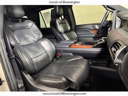 Used 2023 Lincoln Navigator Reserve AWD/4WD image 10