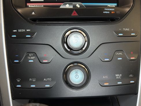 Used 2011 Ford Explorer XLT w/ 201A Rapid Spec Order Code FWD image 28