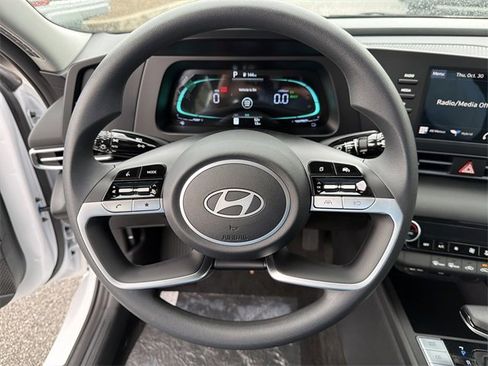 New 2026 Hyundai Elantra Blue image 23