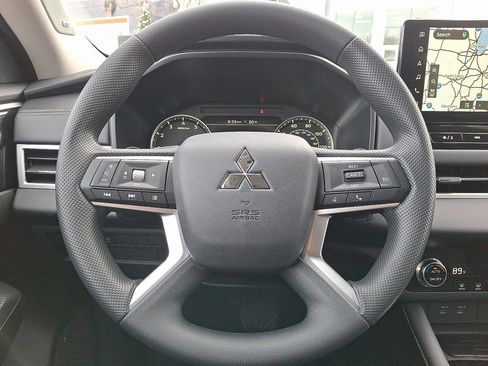 New 2026 Mitsubishi Outlander ES AWD/4WD image 10