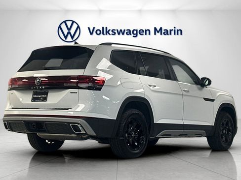 New 2025 Volkswagen Atlas Peak Edition SE image 5