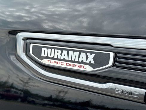 Used 2023 GMC Sierra 1500 AT4 w/ Technology Package AWD/4WD image 14