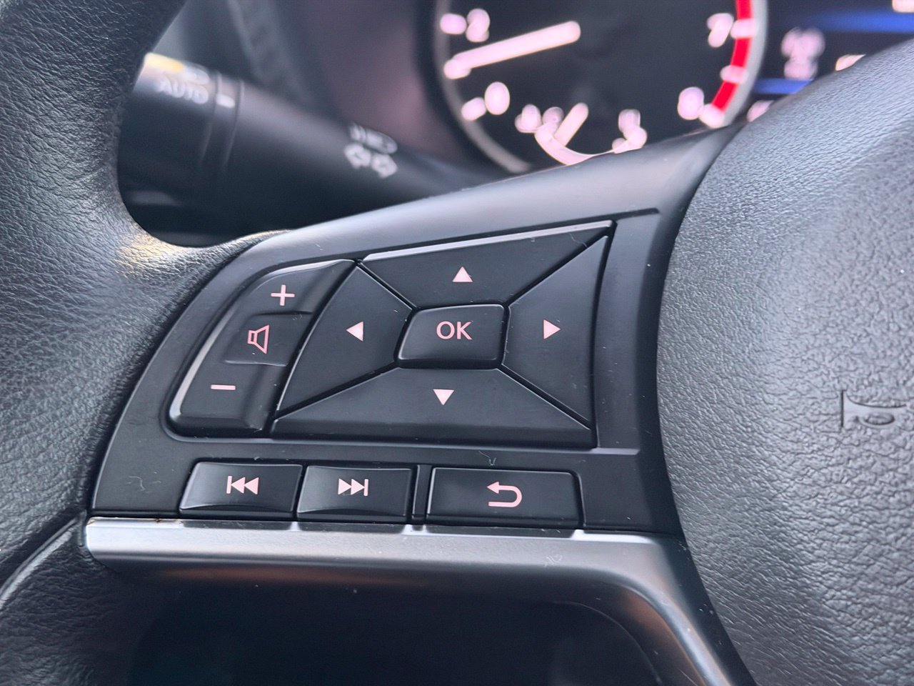 Certified 2025 Nissan Sentra SV FWD image 17