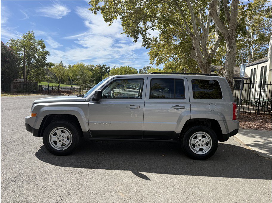 Used 2016 Jeep Patriot Sport w/ Power Value Group AWD/4WD image 2