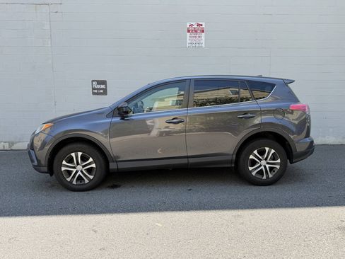 Used 2018 Toyota RAV4 LE w/ All Weather Liner Package AWD/4WD image 4