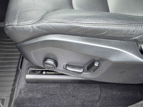 Certified 2024 Volvo XC90 T8 Plus w/ Protection Package Premier image 25