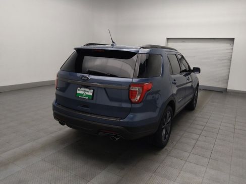 Used 2018 Ford Explorer XLT w/ Equipment Group 202A image 9