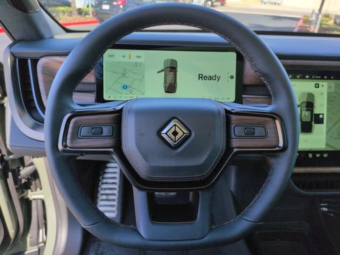 Used 2026 Rivian R1S Premium AWD/4WD image 18