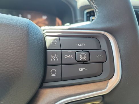 New 2026 Jeep Grand Wagoneer L 2WD image 14