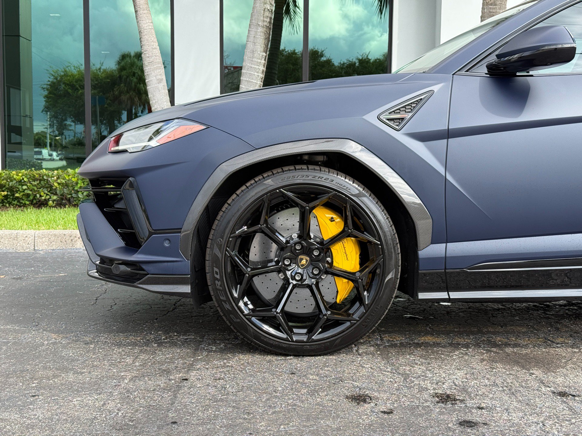 Used 2024 Lamborghini Urus Performante AWD/4WD image 12