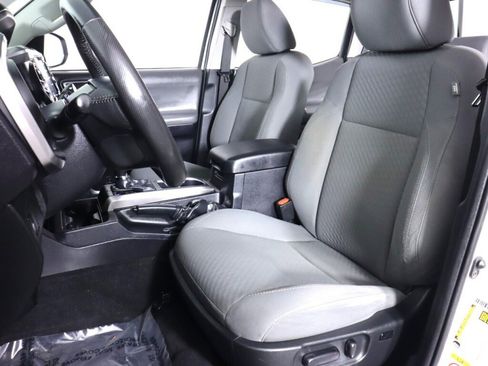 Used 2020 Toyota Tacoma SR5 image 31