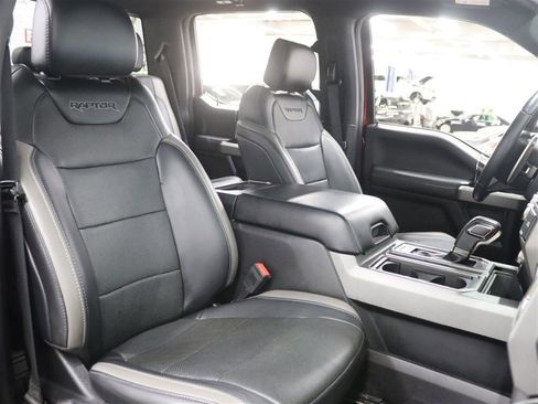 Used 2018 Ford F150 Raptor w/ Equipment Group 802A Luxury image 17