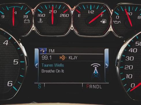 Used 2018 Chevrolet Silverado 1500 LT w/ All Star Edition AWD/4WD image 7