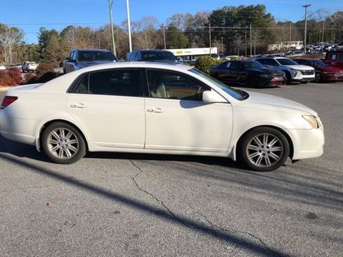 Used 2007 Toyota Avalon Limited image 2