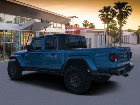 Used 2022 Jeep Gladiator Overland w/ Trailer Tow Package AWD/4WD image 5