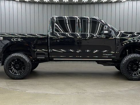 Used 2026 Ford F250 Platinum w/ FX4 Off-Road Package AWD/4WD image 6