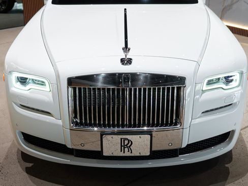 Used 2017 Rolls-Royce Ghost image 5