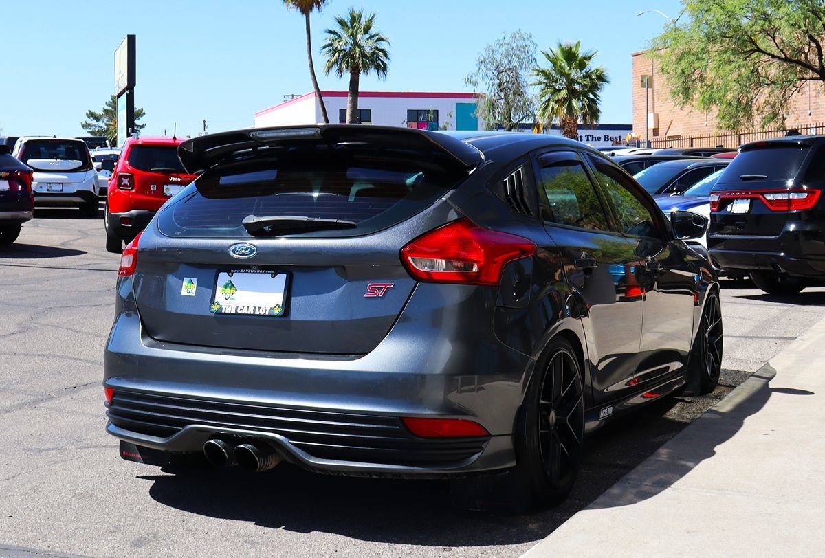 Used 2018 Ford Focus ST FWD image 13