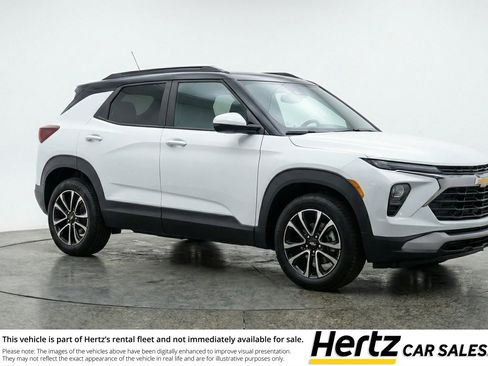 Used 2025 Chevrolet TrailBlazer LT image 1