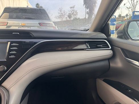 Used 2018 Toyota Camry LE image 35