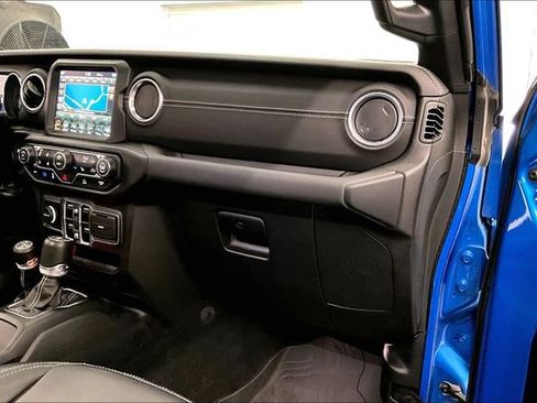 Used 2023 Jeep Wrangler Unlimited Sahara w/ Cold Weather Group image 16