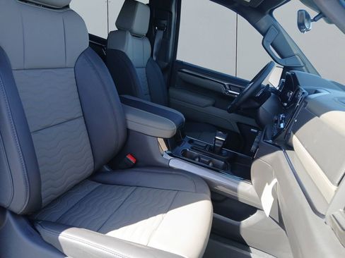 New 2026 Chevrolet Silverado 1500 ZR2 AWD/4WD image 17