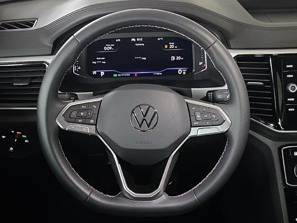 Used 2023 Volkswagen Atlas Cross Sport SE FWD image 34