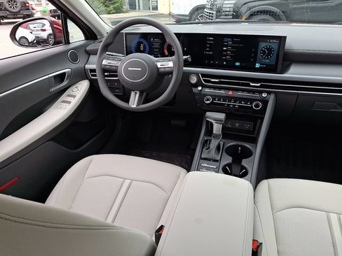 New 2026 Hyundai Sonata SE FWD image 9