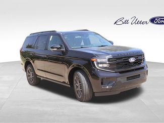 New 2027 Ford Expedition Platinum w/ Stealth Appearance Package RWD video 2