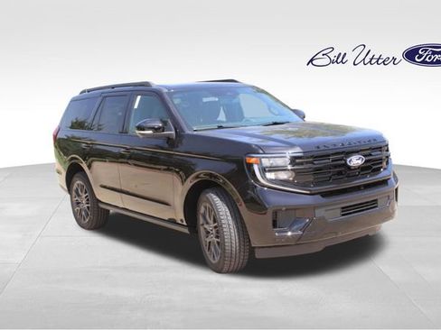 New 2027 Ford Expedition Platinum w/ Stealth Appearance Package RWD image 2