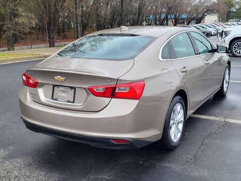 Used 2025 Chevrolet Malibu LT image 2
