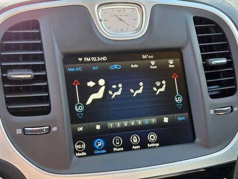 Used 2023 Chrysler 300 Touring w/ Safetytec Plus Group RWD image 29