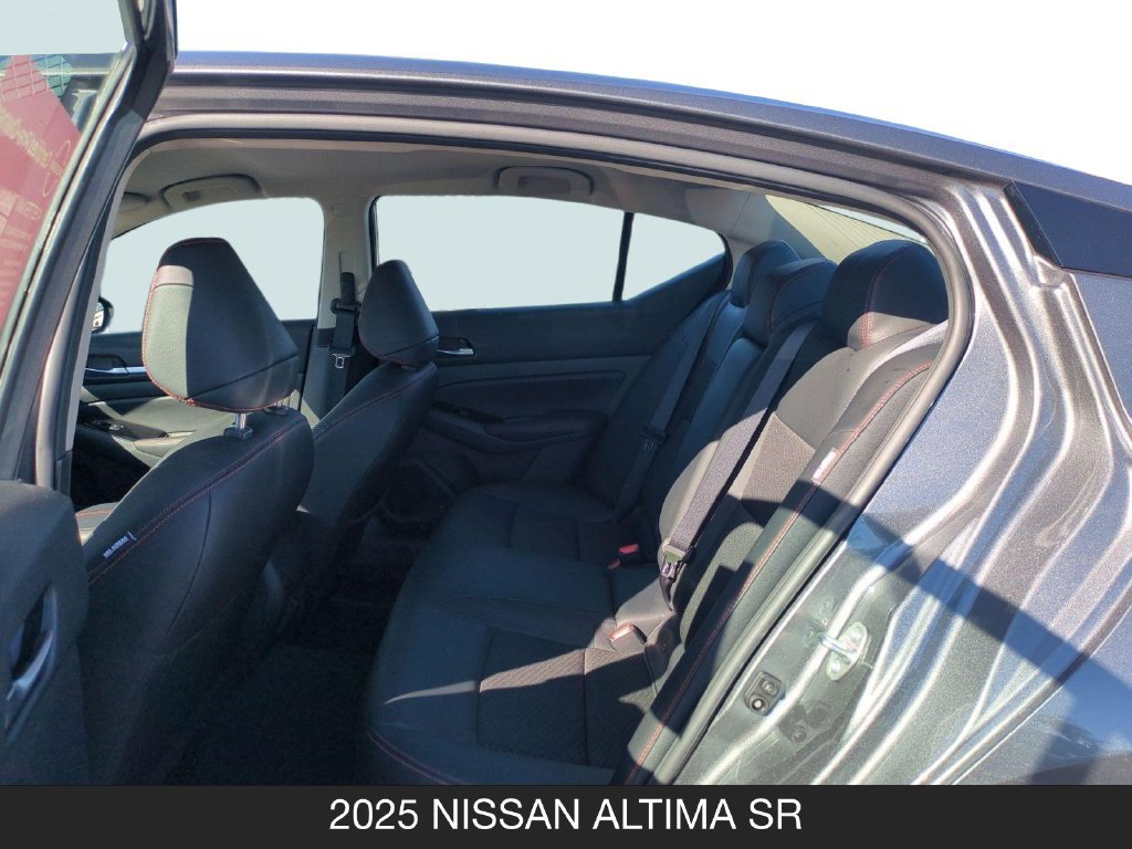 Used 2025 Nissan Altima 2.5 SR AWD/4WD image 16