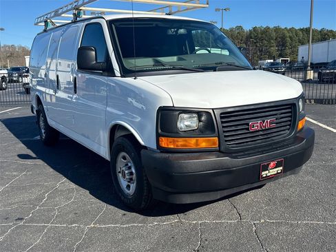Used 2017 GMC Savana 3500 image 4