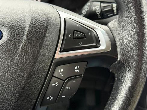 Used 2021 Ford Edge SEL AWD/4WD image 16