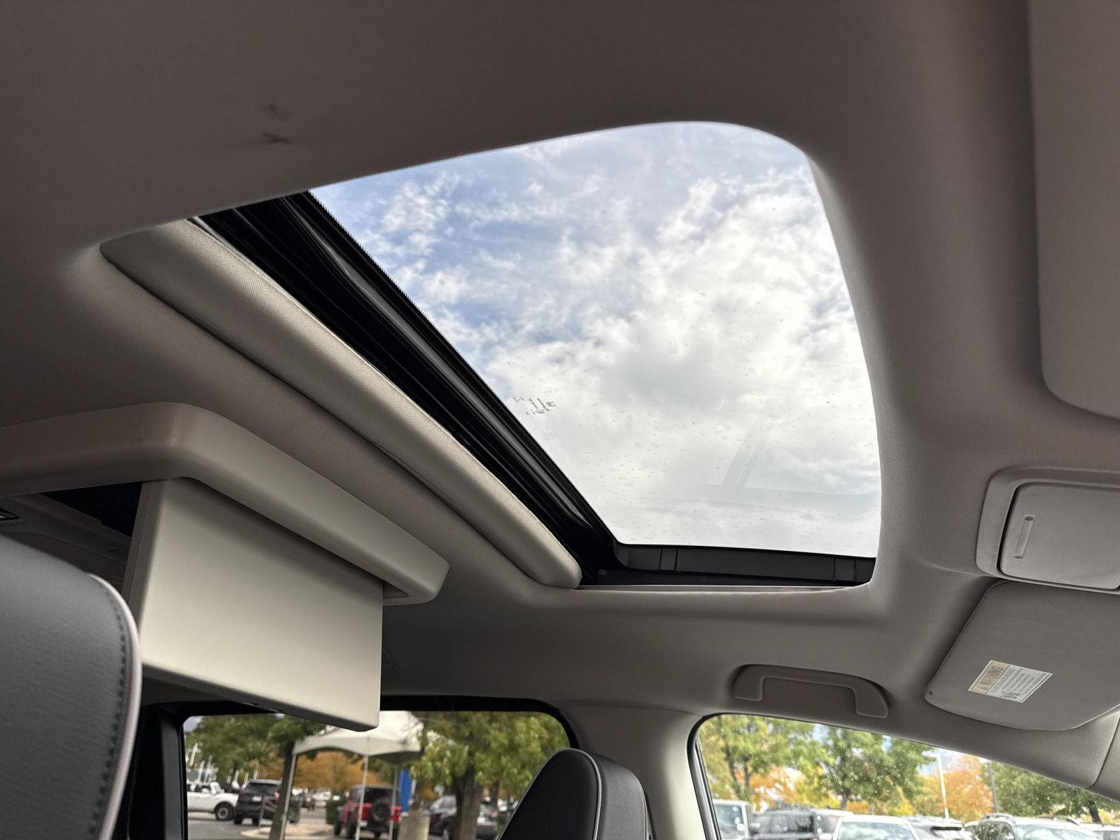 Certified 2026 Honda Odyssey Touring image 31