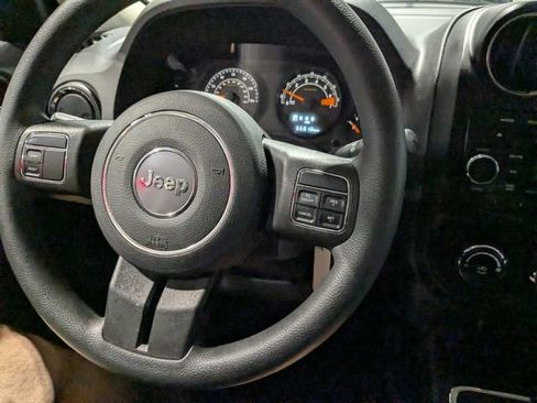 Used 2016 Jeep Patriot Sport image 29