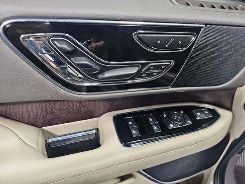 Used 2024 Lincoln Navigator L Reserve w/ Monochromatic Package image 24