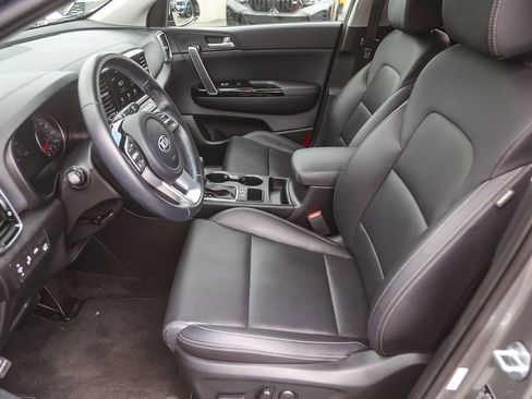 Used 2022 Kia Sportage EX image 16