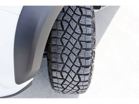 Used 2025 Chevrolet Colorado ZR2 w/ Technology Package image 27