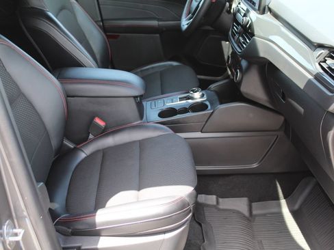 Used 2025 Ford Escape ST-Line Select AWD/4WD image 12