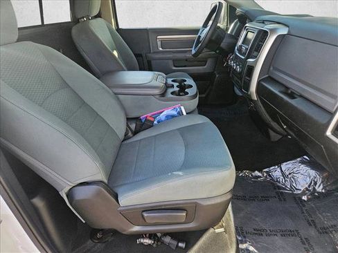 Used 2018 RAM 1500 Classic SLT image 16