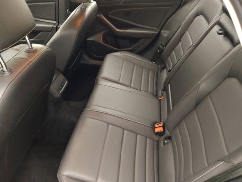 Used 2021 Volkswagen Jetta SE w/ SE Cold Weather Package image 18