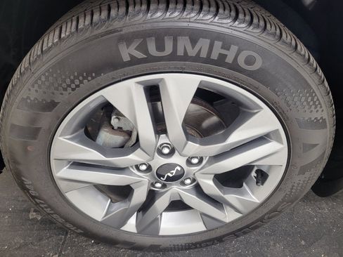 Used 2023 Kia Seltos S FWD image 31