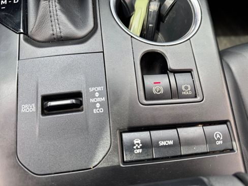 Used 2020 Toyota Highlander XLE image 22