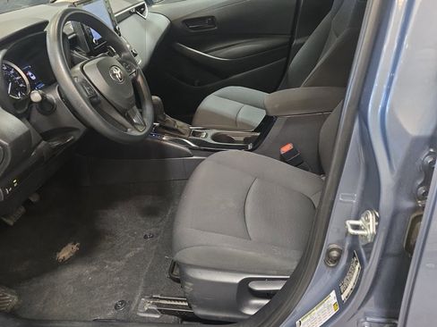 Used 2022 Toyota Corolla LE image 11