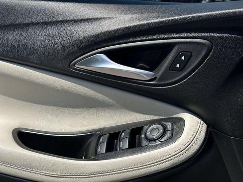 Used 2024 Buick Encore GX Sport Touring FWD image 29