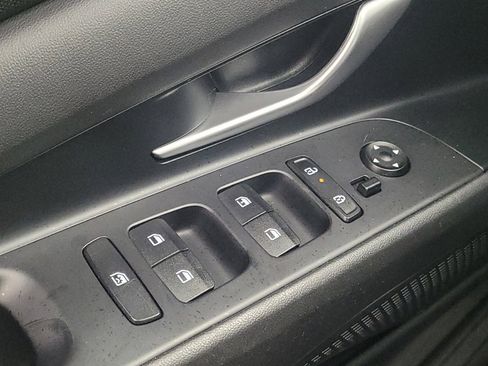 Used 2025 Hyundai Elantra SE FWD image 27