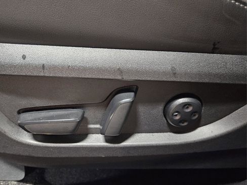 Certified 2025 INFINITI QX50 Luxe w/ Accent Package image 17