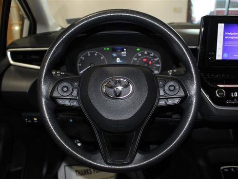 Used 2025 Toyota Corolla LE FWD image 14